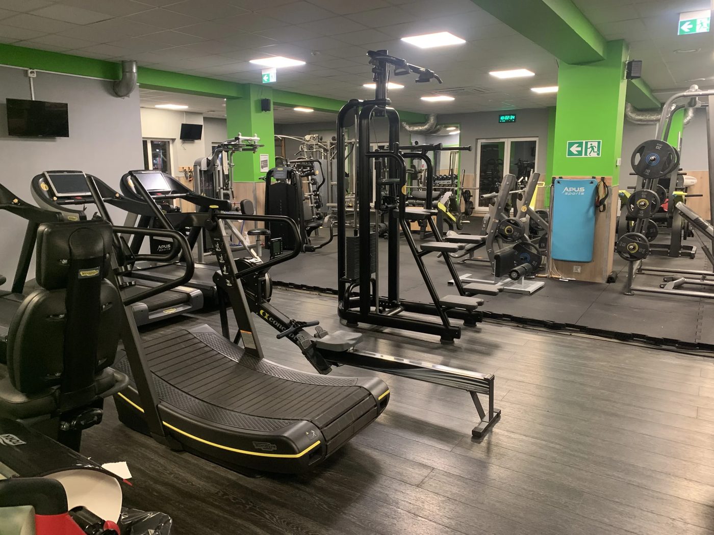 Strefa cardio i maszyny funkcjonalne
