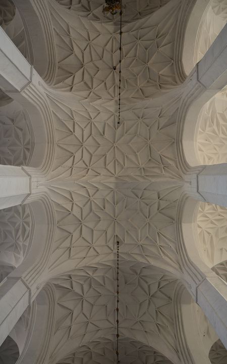 Sieciowe sklepienie kryształowe