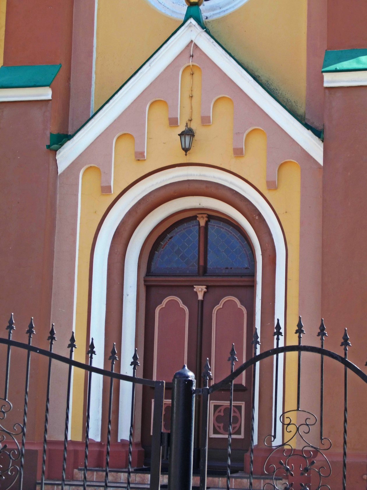 Barokowe wejście do cerkwi