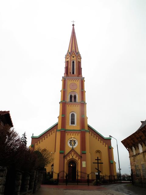 Neogotycka wieża z lat 1871–1872