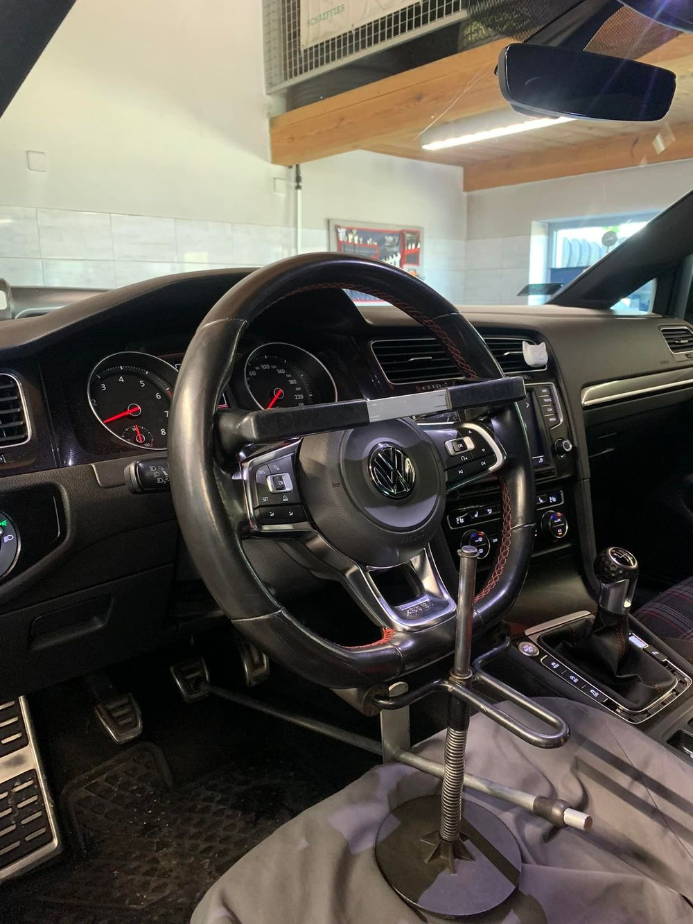 Wnętrze VW Golf R