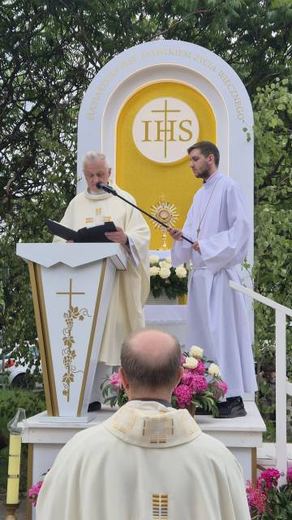 Ołtarz polowy — Boże Ciało