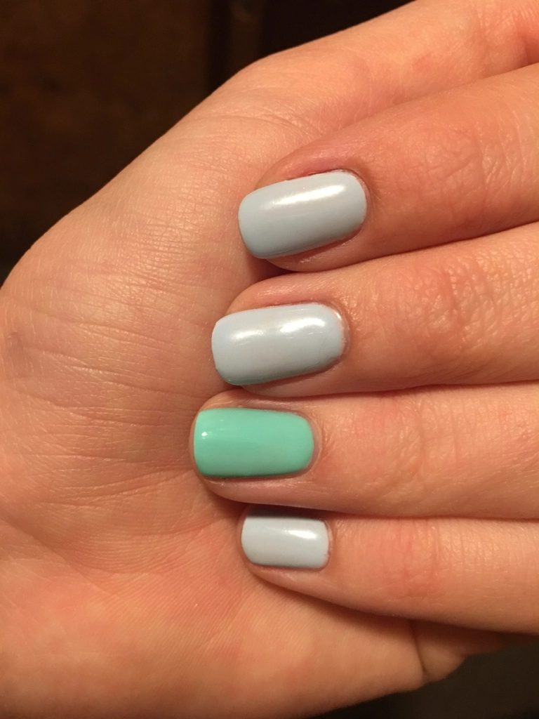 Manicure hybrydowy w pastelach