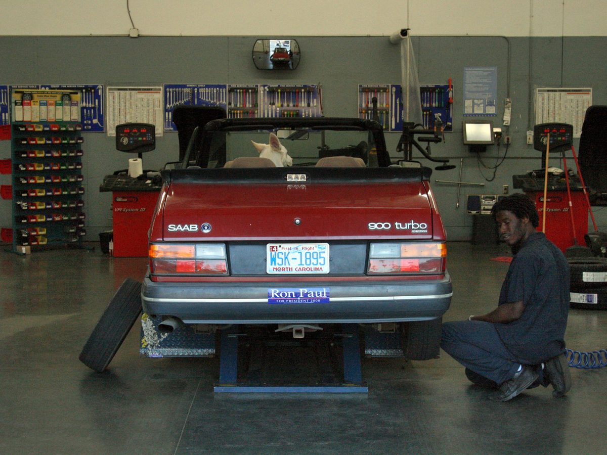 MONSTER-GARAGE — prace w warsztacie