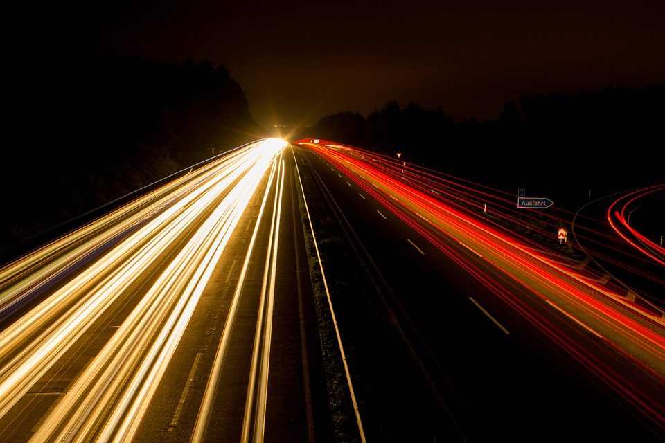 Autostrada nocą — serwis mobilny Truck Centrum działa 24/7